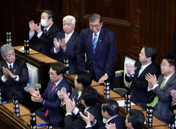 이시바 씨는 계속해서 총리로 재임 중인데, 소수당 정부는 어떤 과제에 직면하게 될까요?