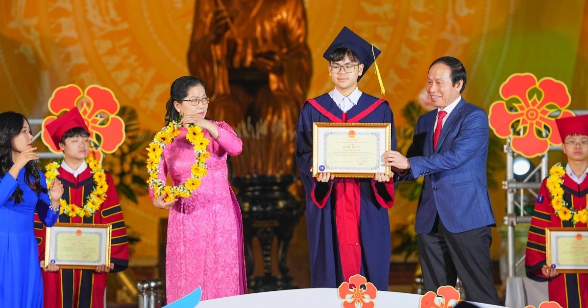 Hải Phòng chi gần 1,4 tỷ đồng khen thưởng học sinh, sinh viên tiêu biểu