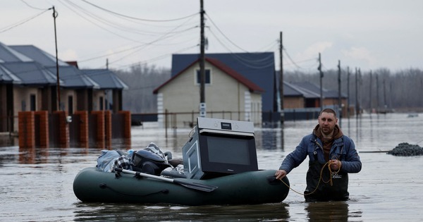 Historic floods in Russia and impressive total solar eclipse in the US