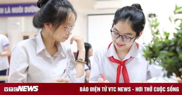 Eine Reihe von Privatschulen in Hanoi haben die Einschreibung für die 10. Klasse ausgeschrieben, viele Orte organisieren eigene Prüfungen.