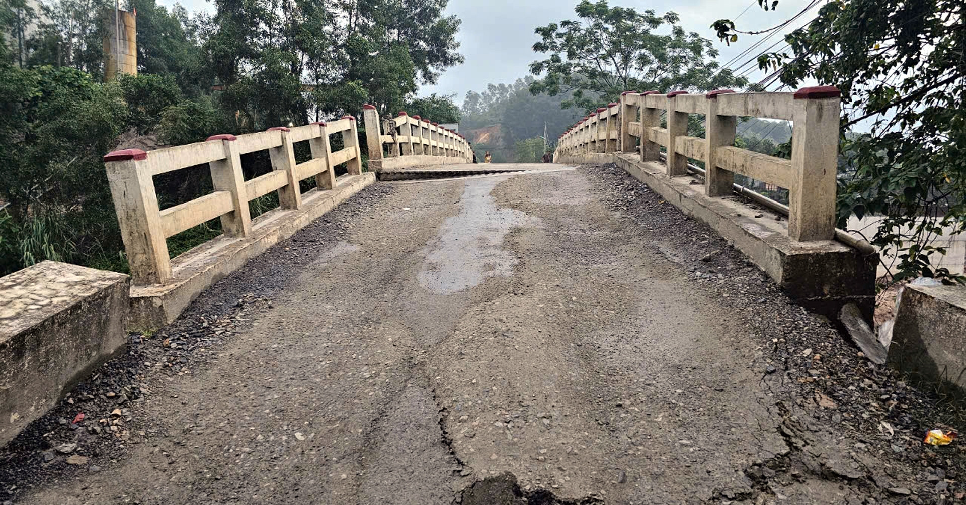 Ngoi Mong Bridge Collapsed in Hoa Binh City: How Do People Travel?