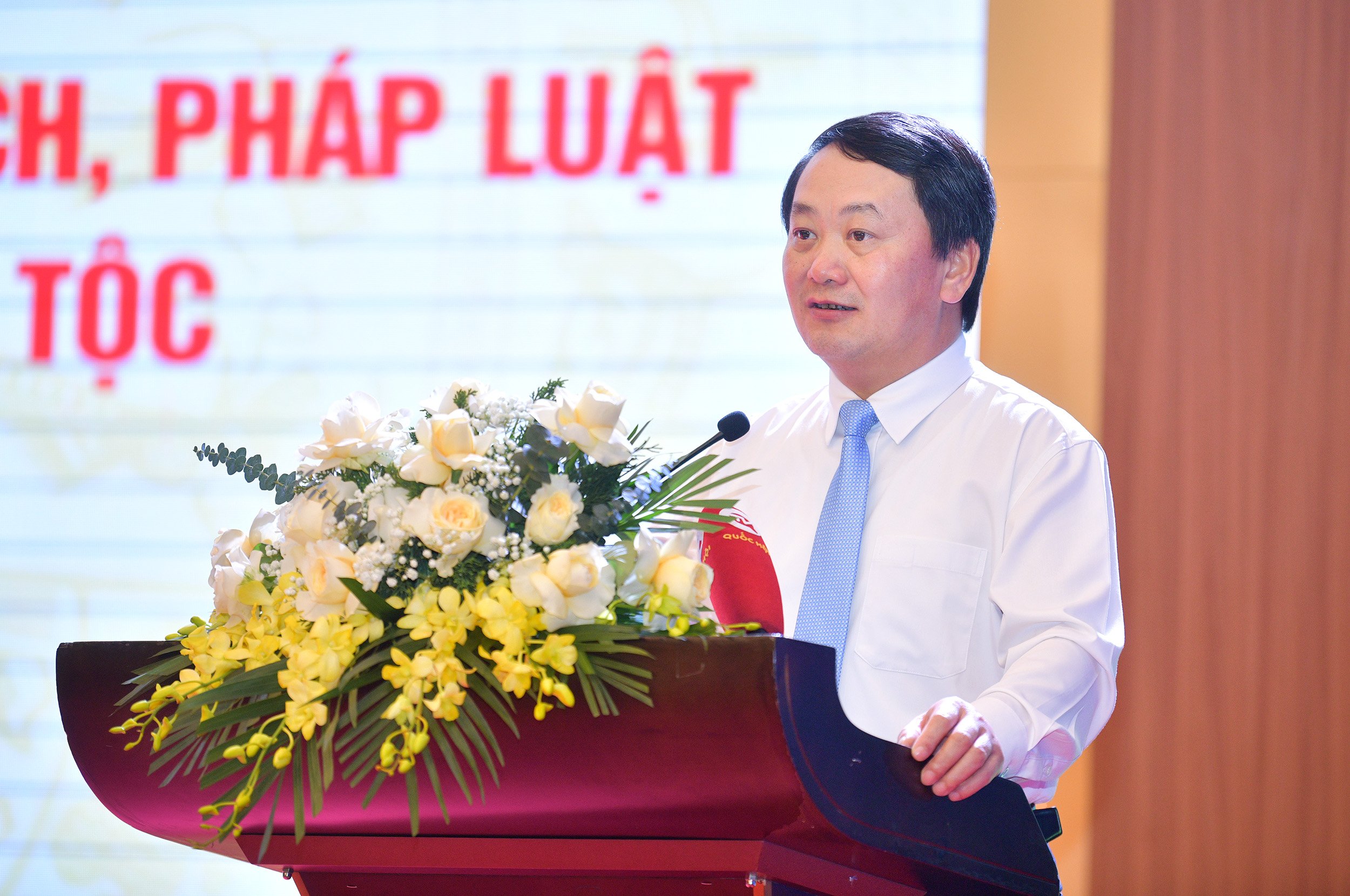 รัฐมนตรี ประธานคณะกรรมการชาติพันธุ์ เฮา อา เล็นห์ กล่าวสุนทรพจน์ - ภาพโดย H.Ngoc