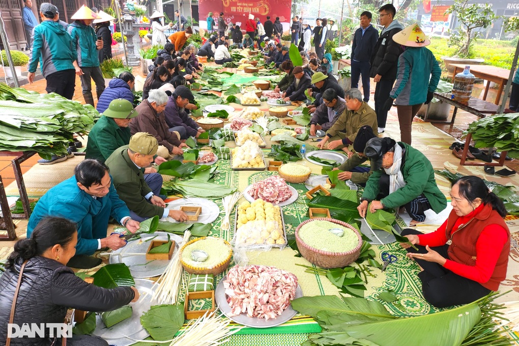 Khu du lịch gói 5.000 bánh chưng tặng lái đò, dân làng ăn Tết - 1
