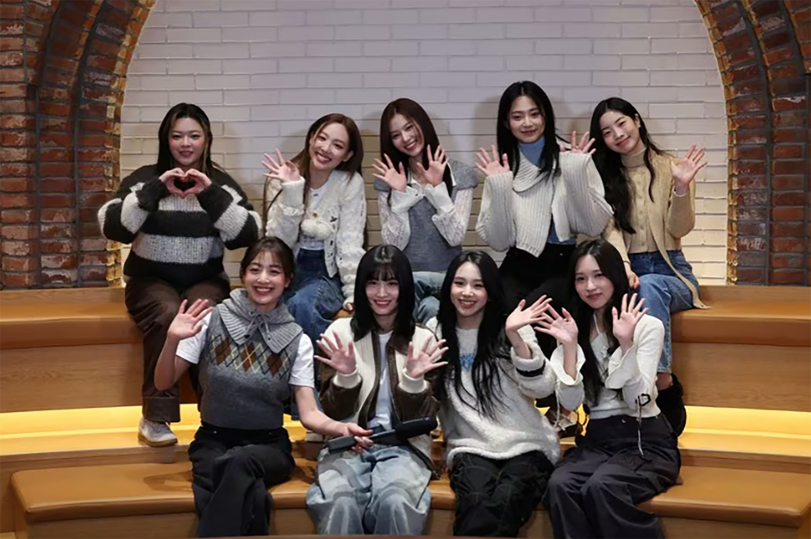 Nhóm nhạc nữ K-pop TWICE đặt mục tiêu đạt vị trí cao trên bảng xếp hạng Billboard- Ảnh 1.