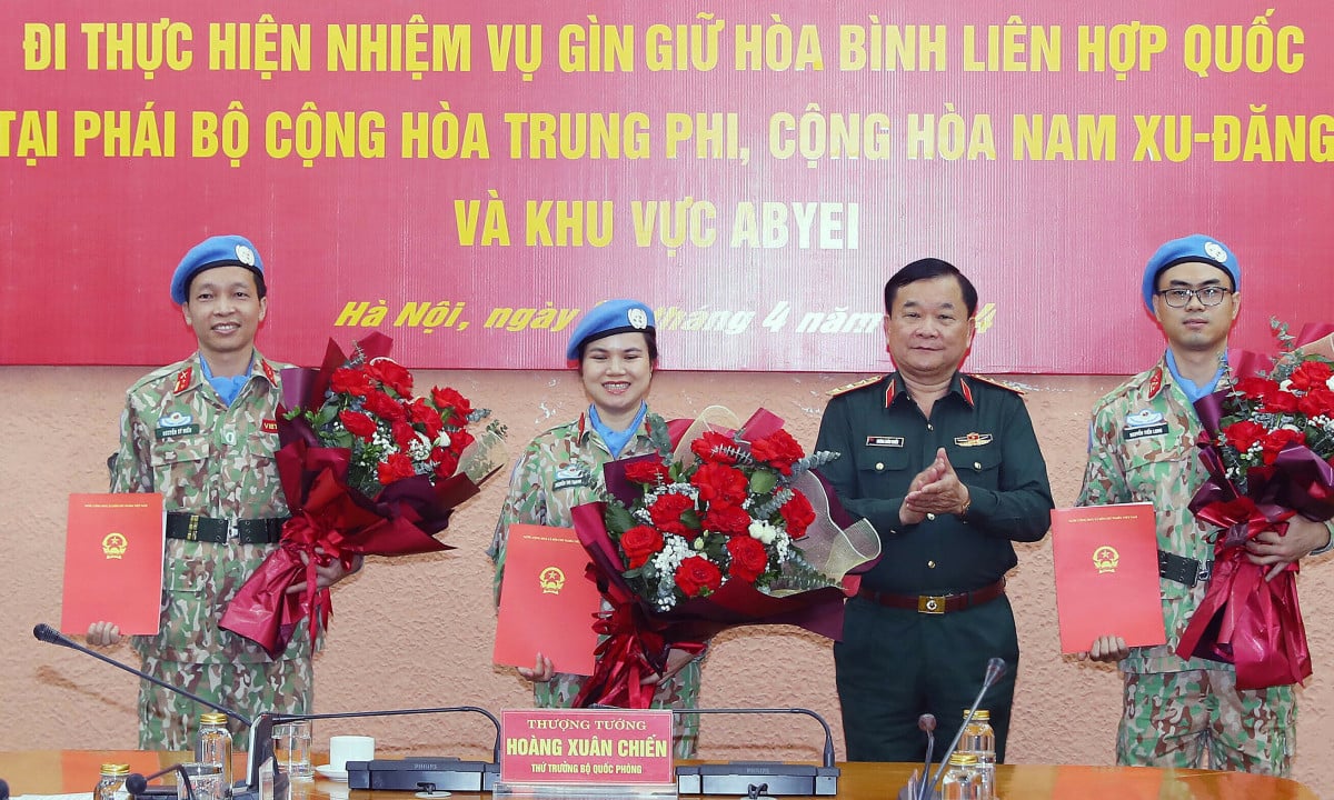 Thêm ba sĩ quan đi gìn giữ hòa bình ở châu Phi