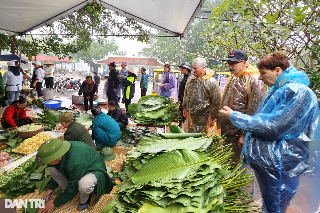 Khu du lịch gói 5.000 bánh chưng tặng lái đò, dân làng ăn Tết - 6