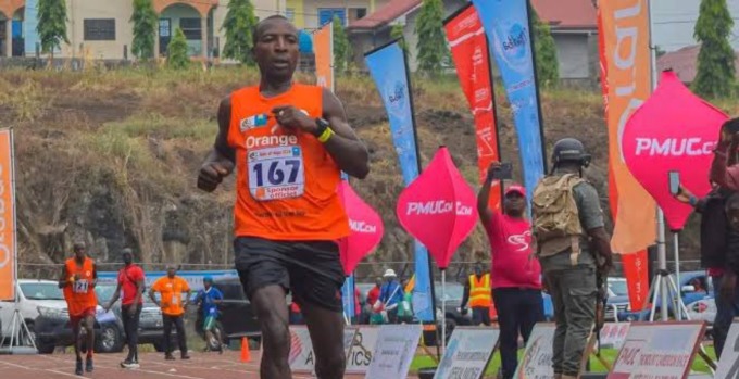 Kipsang នៅ​សង្វៀន​ Molyko Stadium ថ្ងៃ​ទី​២៤ ខែ​កុម្ភៈ។ រូបថត៖ Mount Cameroon Race of Hope