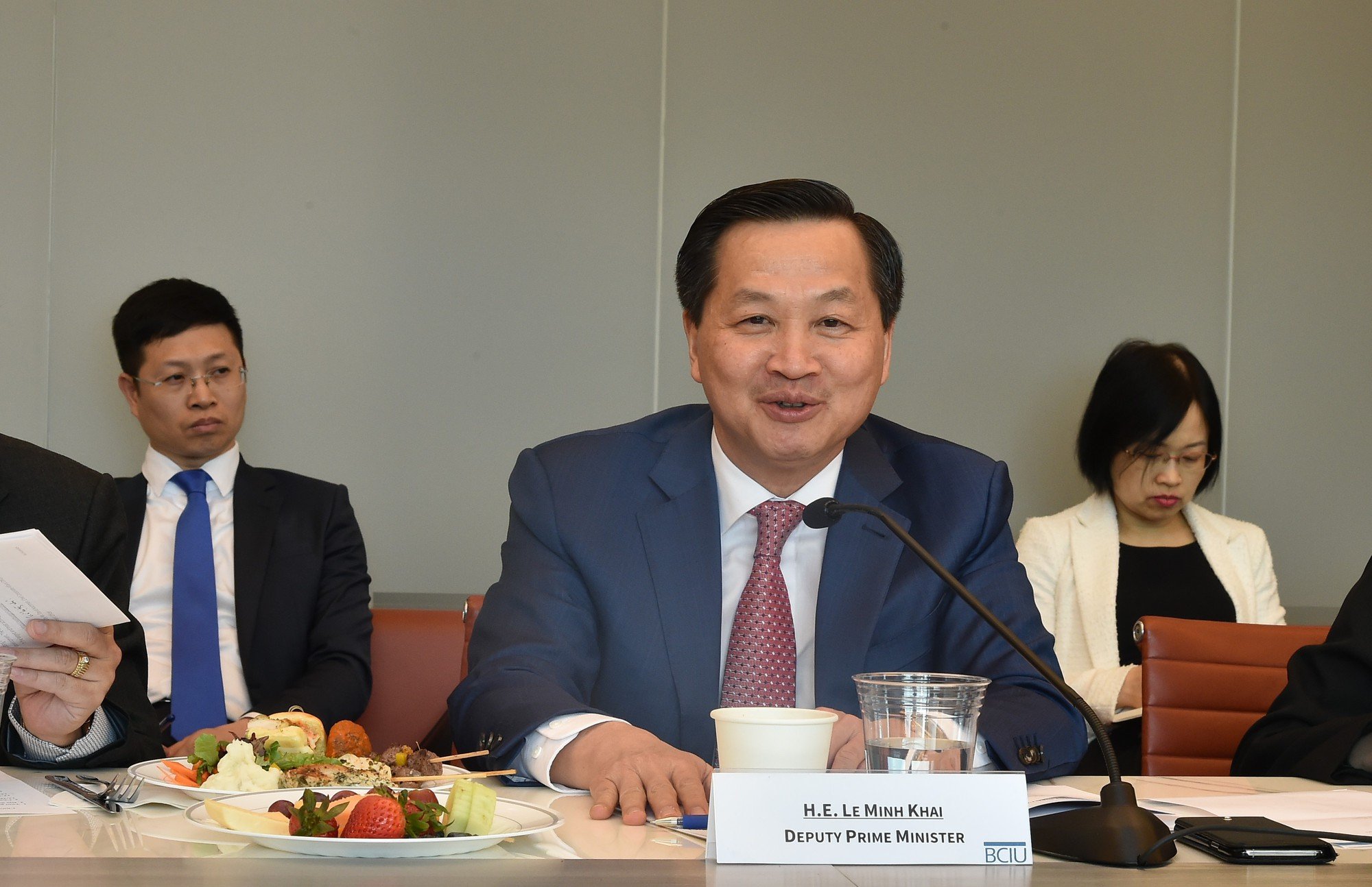 Vice-Premier ministre Le Minh Khai : Créer les meilleures conditions pour que la communauté d’affaires étrangère puisse investir, produire et faire des affaires.