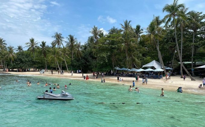 The 4-island tour in Phu Quoc is deserted on April 30. Photo: Truong Phu Quoc