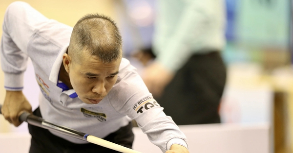 การระบุตัวคู่ต่อสู้ที่แข็งแกร่งคนแรกของ Tran Quyet Chien ในการแข่งขัน Netherlands Billiards World Cup