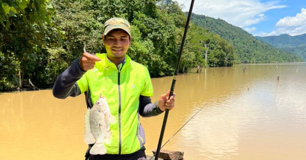 Along the famous Se San River in Gia Lai, people caught giant tilapia, one of which weighed 7kg.