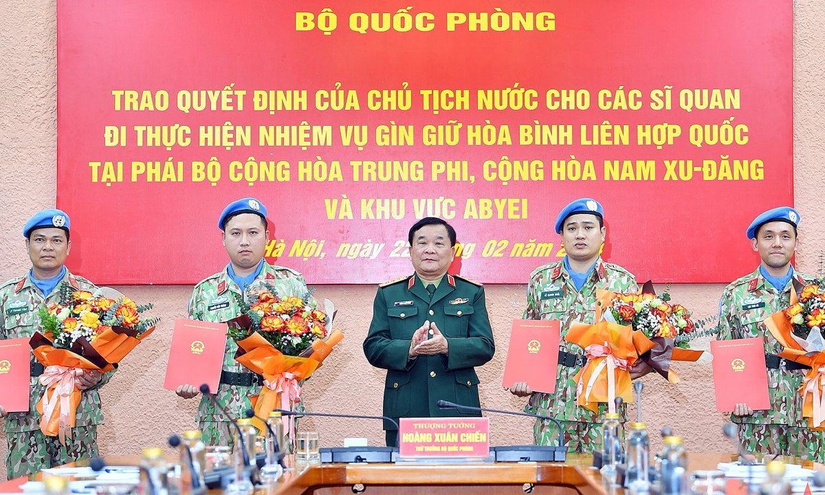 Chủ tịch nước cử 4 sĩ quan làm nhiệm vụ gìn giữ hòa bình