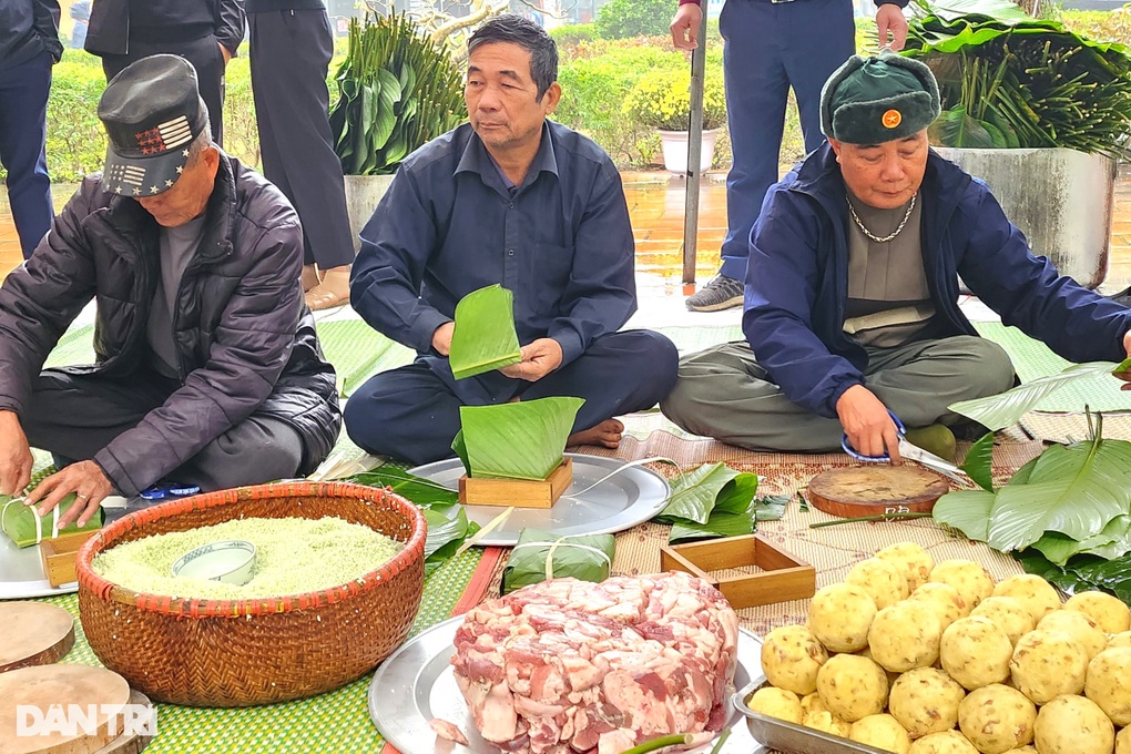 Khu du lịch gói 5.000 bánh chưng tặng lái đò, dân làng ăn Tết - 2