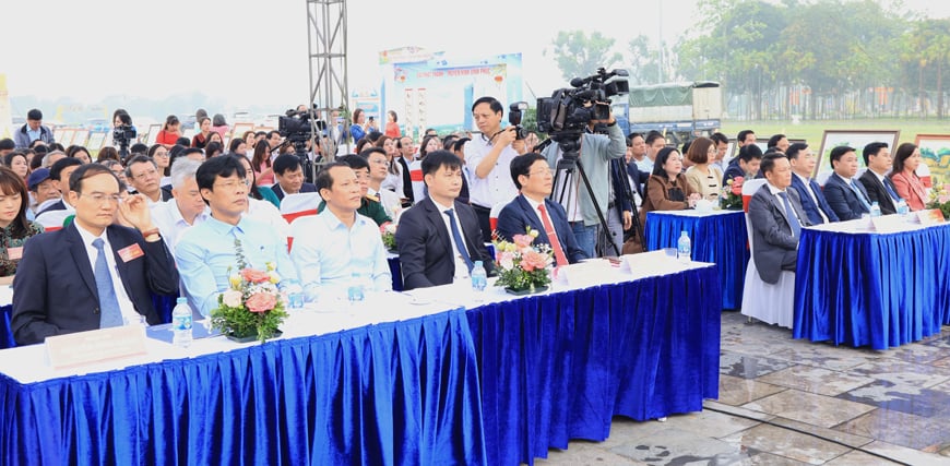 พิธีเปิดงาน Spring Newspaper Festival 2024 -0