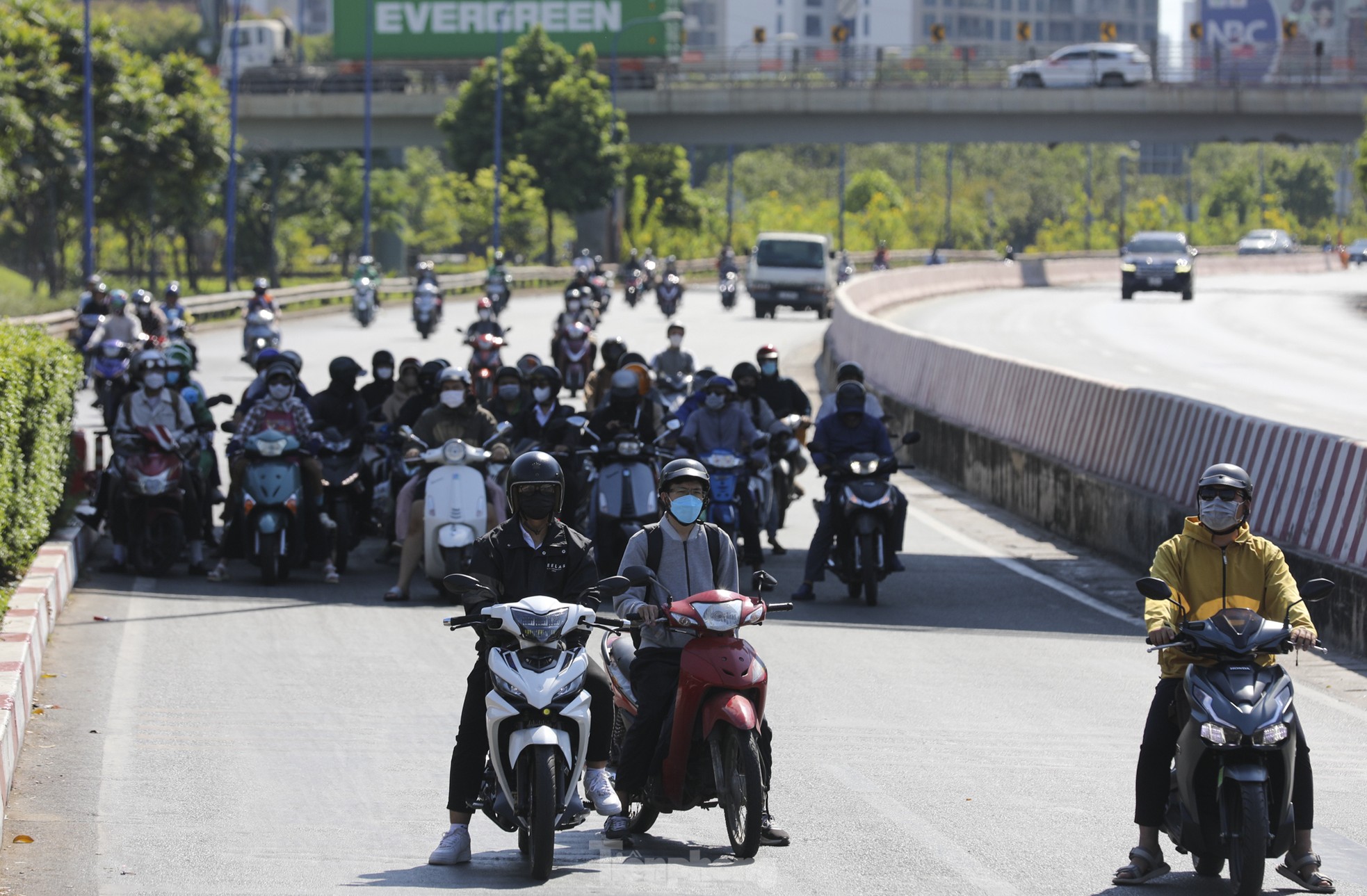 Los residentes de la ciudad de Ho Chi Minh sufren un calor de 40 grados (foto 2)