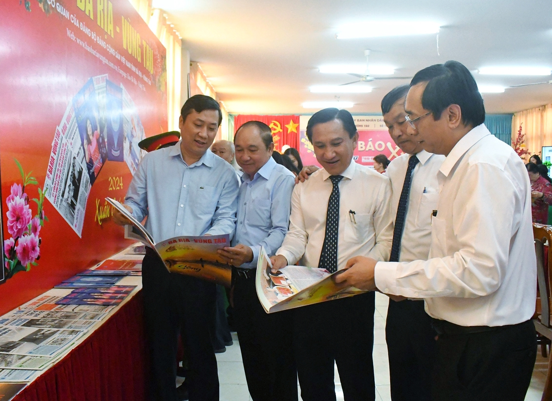 La Asociación de Periódicos Provinciales de Ba Ria Vung Tau organizó la ceremonia de apertura de la Asociación de Periódicos de Primavera de 2024, foto 1