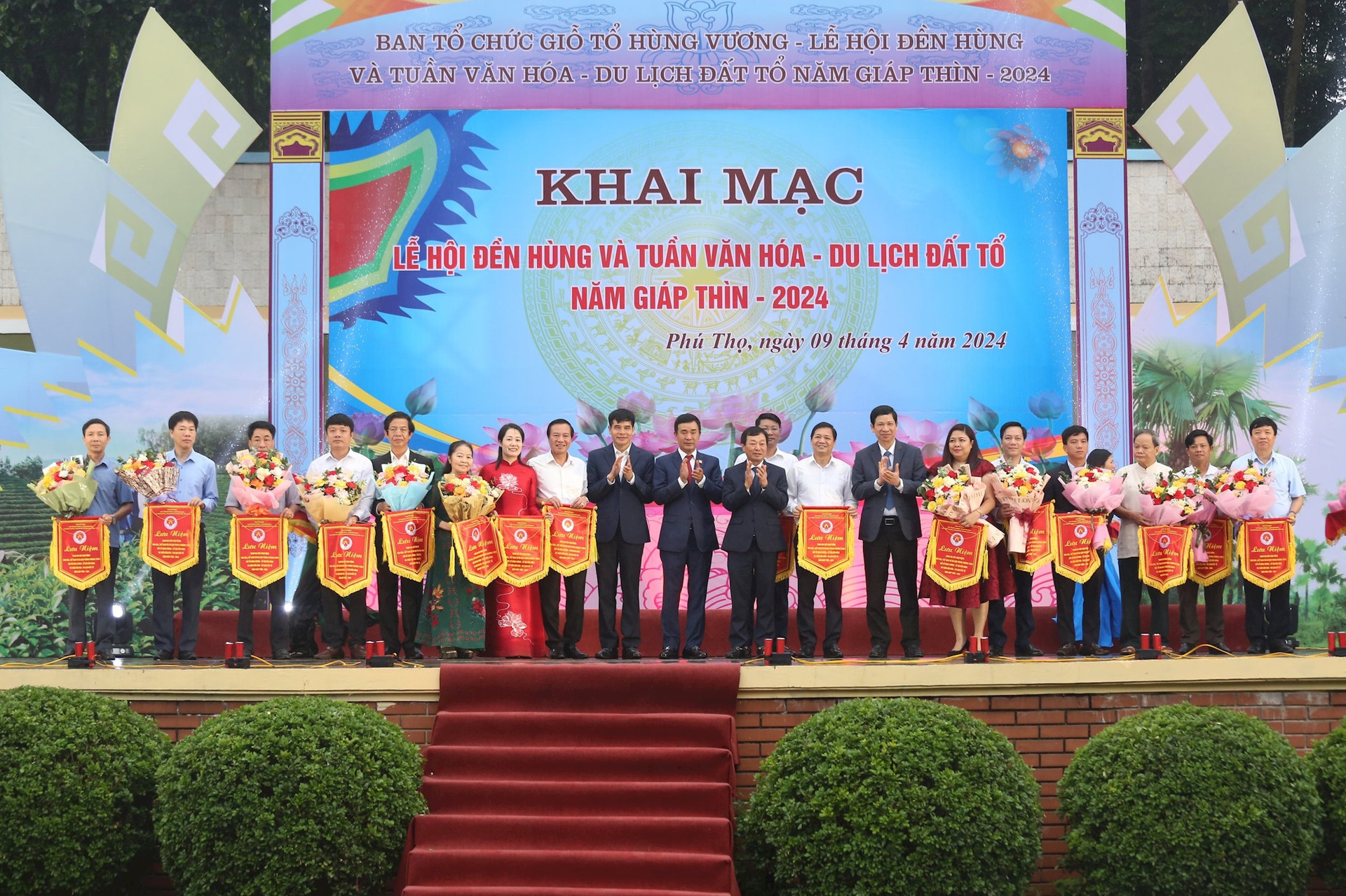 Phú Thọ khai mạc Lễ hội Đền Hùng