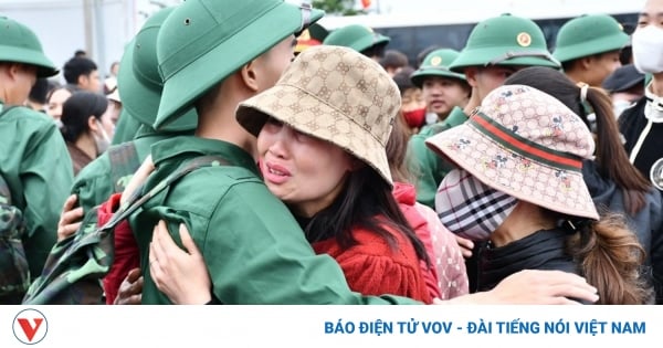 Neue Rekruten aus Thanh Hoa, Quang Binh, Quang Tri und Thua Thien Hue treten den Militärdienst an