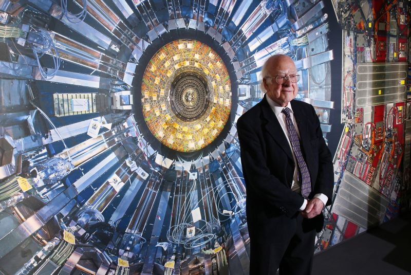 Peter higgs បានទទួលមរណភាព ម្ចាស់ពានរង្វាន់ណូបែល បានរកឃើញភាគល្អិតនៃរូបភាពពន្លឺ ២