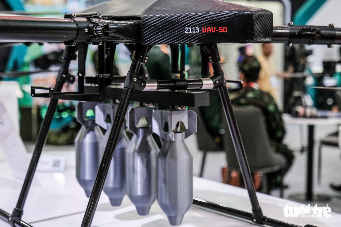 Vì sao UAV hút khách tại triển lãm quốc phòng ở Hà Nội? - Ảnh 7.