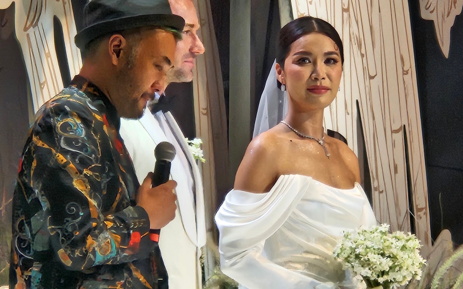 Der Moment, als Minh Tu den Hochzeitssaal betrat und weinte, als sie über die Familie sprach