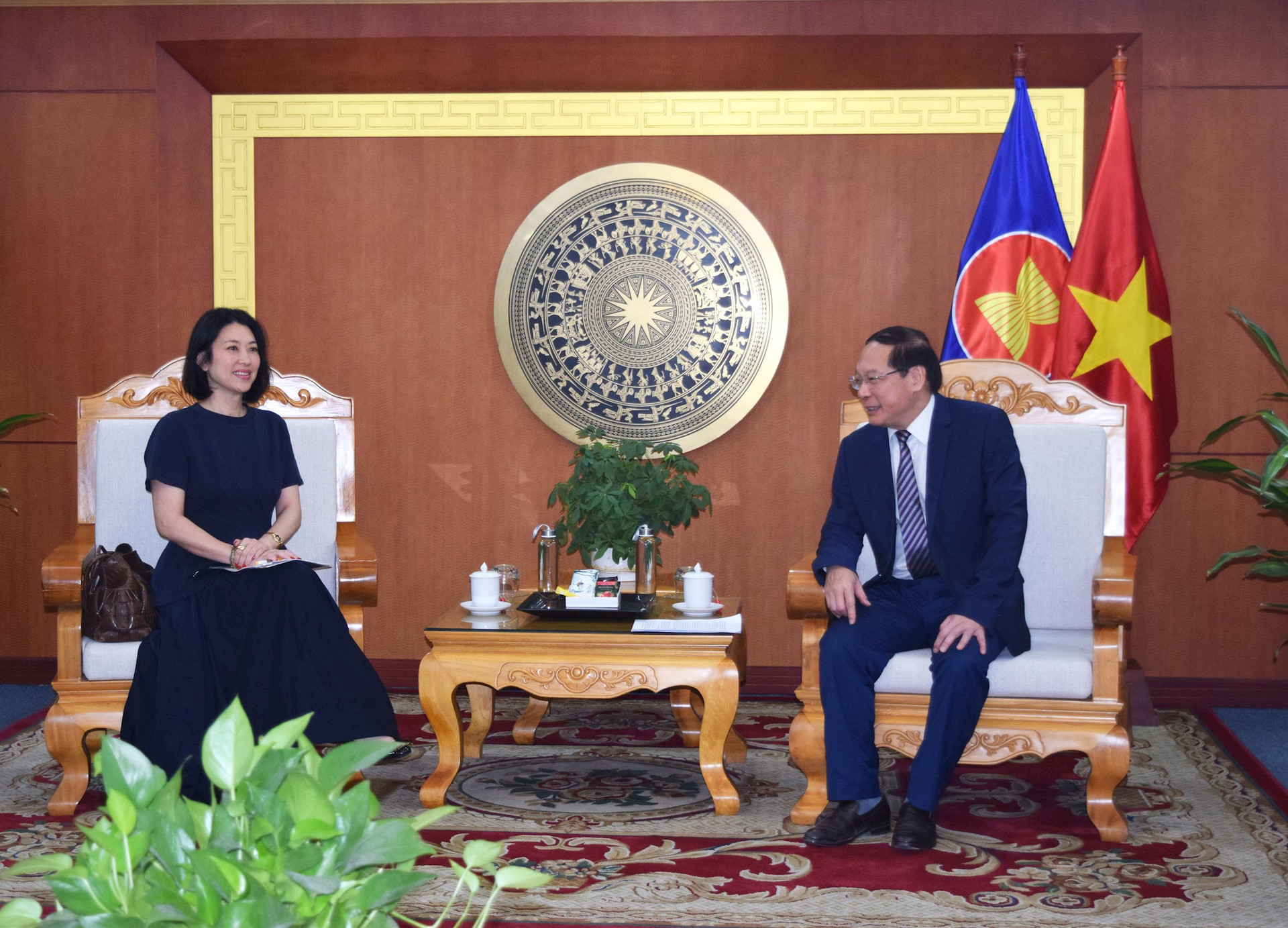 Primer Ministro Le Cong Thanh 2.jpg