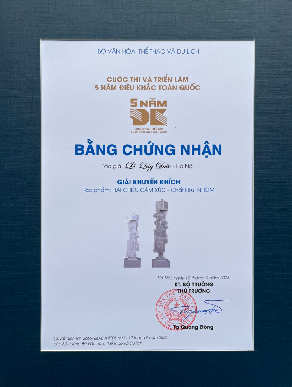 Thủ khoa điêu khắc từng gặp tai nạn đáng sợ vì máy cắt, vượt qua nhờ đam mê - 4