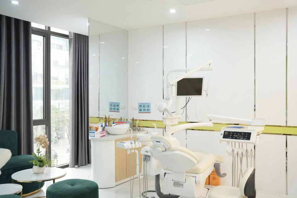 គ្រឿងបរិក្ខារនៅ SK Dental Clinic ។