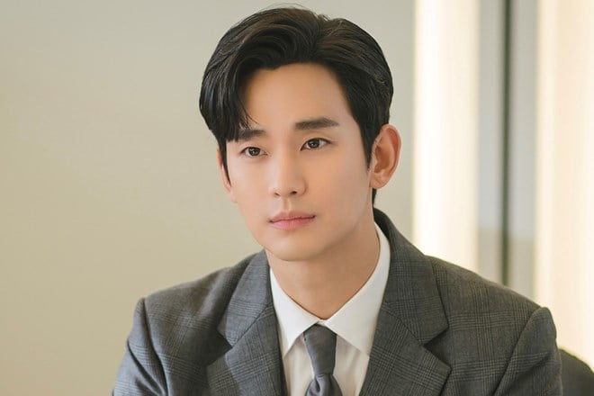 La raison pour laquelle Kim Soo Hyun a été payé près de 90 milliards de VND pour sa participation à « Queen of Tears »