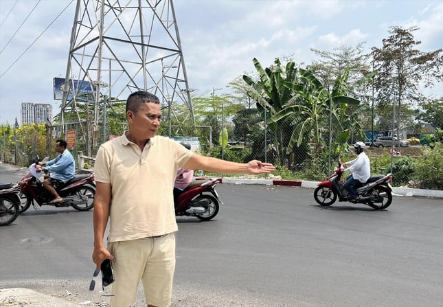 人々は道路開通のために数十億ドンの土地を寄付する 写真3