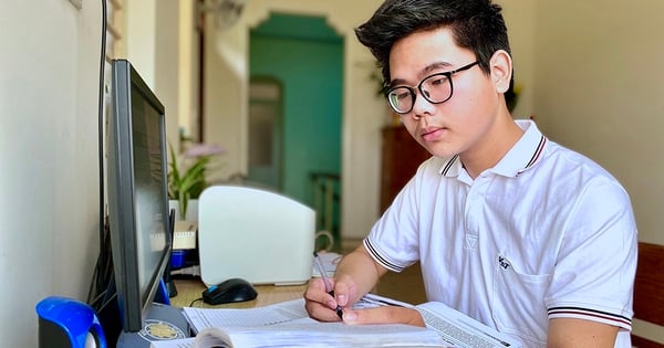 Estudiante de matemáticas ganó el primer premio en inglés