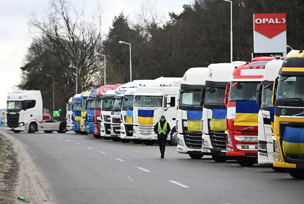 Monde - Les tensions s'intensifient à la frontière avec l'Ukraine, la Pologne appelle à l'aide de l'UE (Image 3).