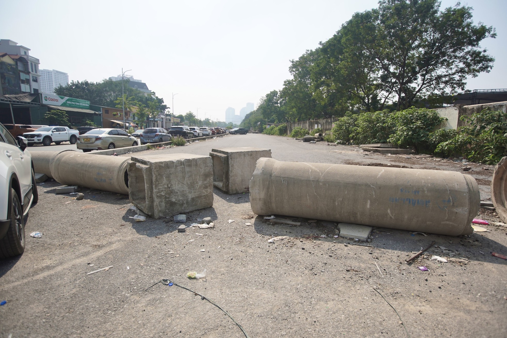 Basura rodea proyecto vial de 250 mil millones de dongs en Hanoi foto 10