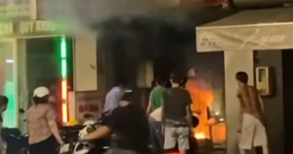 Fierce fire at pet care store in Ho Chi Minh City