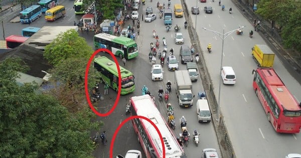 Why is it proposed to remove the regulation on passenger cars turning around on Kim Dong Street?