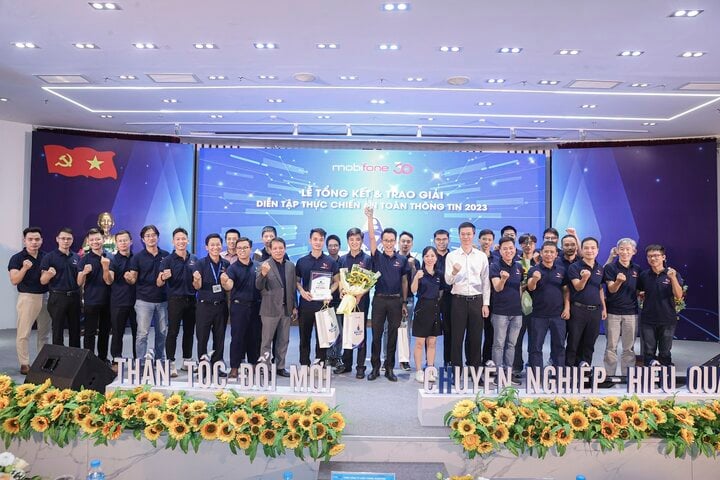 Lien Quan 2 won the championship of MobiFone Hackathon 2023 - 2