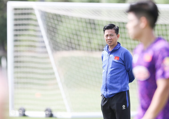 Nach drei Tagen in Katar hatte sich das gesamte Team an das Wetter und den Zeitunterschied gewöhnt. Aus diesem Grund hat Trainer Hoang Anh Tuan ab heute die Trainingseinheiten der Spieler auf zwei Einheiten pro Tag erhöht.