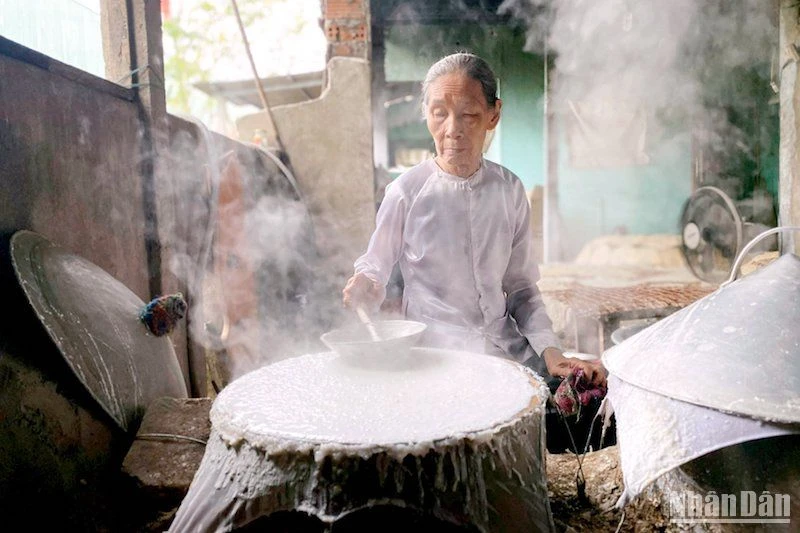 Nghề làm bánh tráng Túy Loan trở thành Di sản văn hóa phi vật thể quốc gia