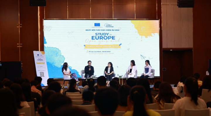 European Education Week is organized annually by the Delegation of the European Union and the Embassies of EU Member States in Vietnam.