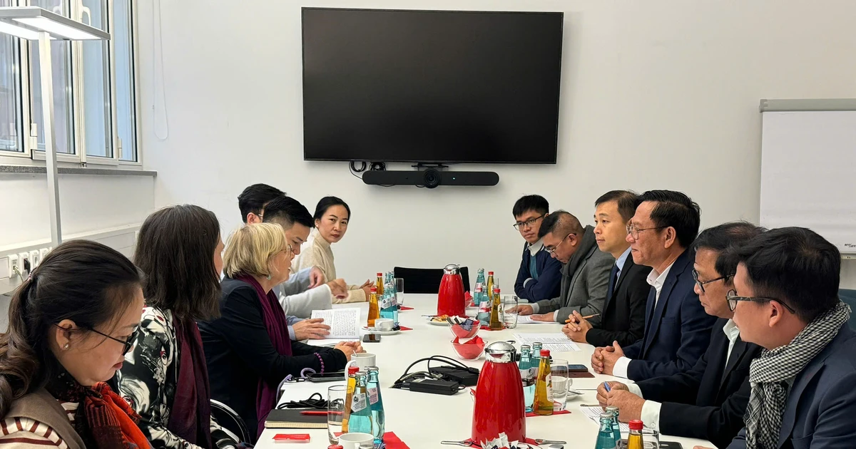 Ho Chi Minh City delegation works with the Organizing Committee of Frankfurt Book Fair 2024