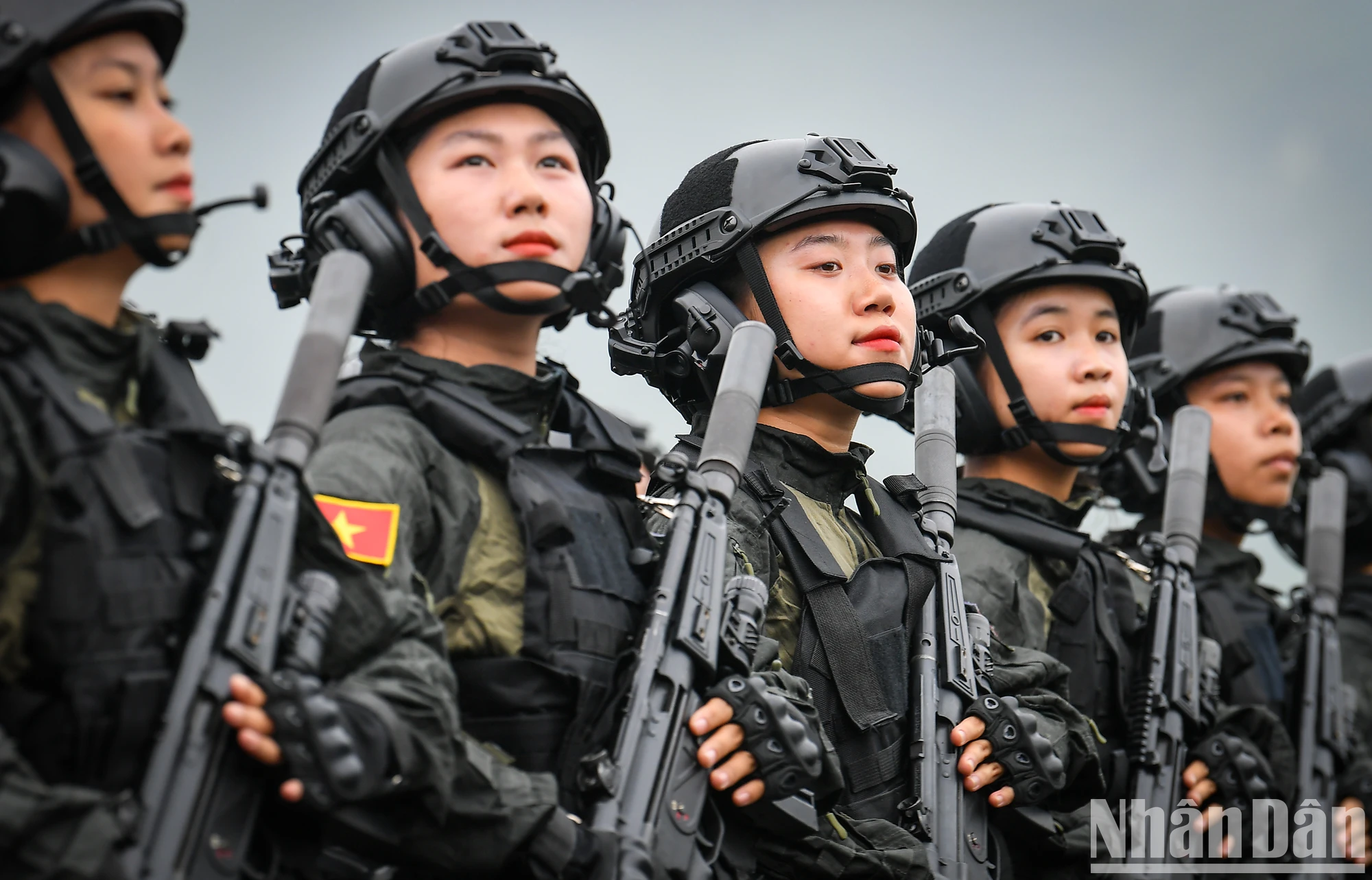 [Foto] Desfile y ensayo para celebrar el 70 aniversario de la victoria de Dien Bien Phu foto 12