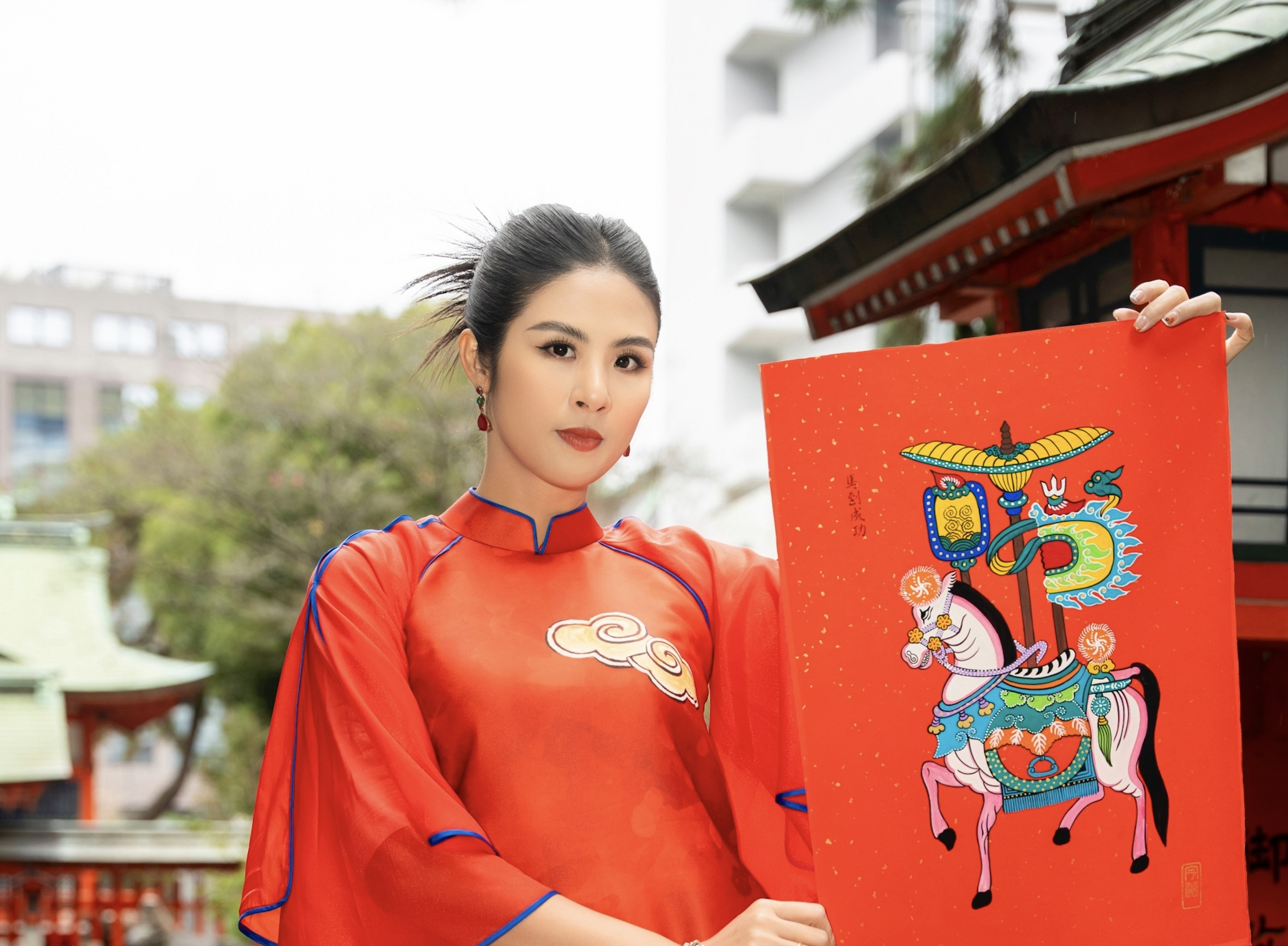 Ngoc Han poses in Ao Dai under 2 degree Celsius weather