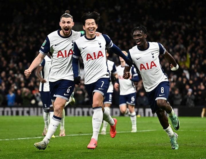 Tottenham a battu Man Utd pour atteindre les demi-finales de la Coupe de la Ligue anglaise.