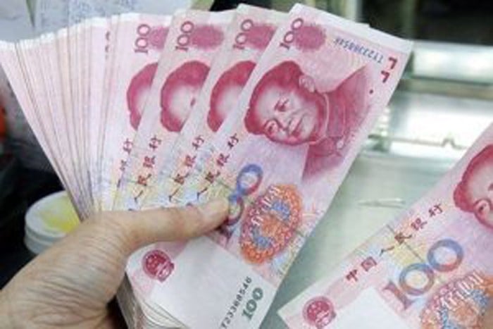 Yuan in banks and black market reverses upward trend