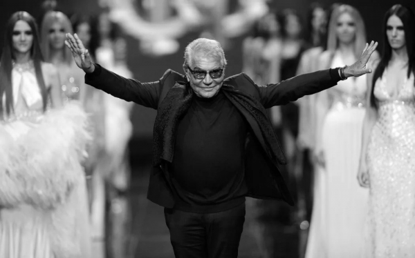 La leyenda de la moda Roberto Cavalli muere a los 83 años