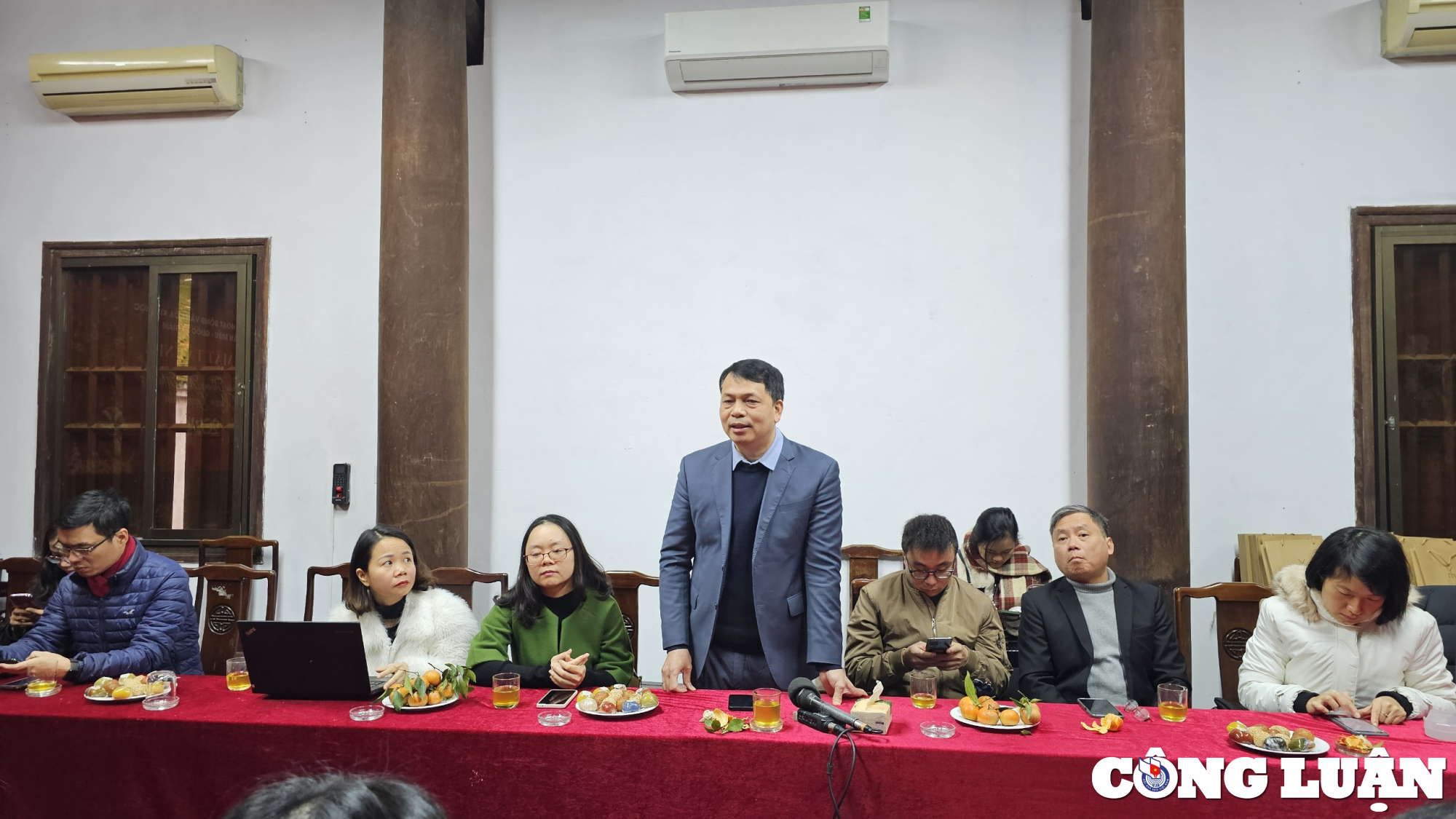 Van Mieu Quoc Tu Temple reduced by about 2 million visitors in 2023, picture 1