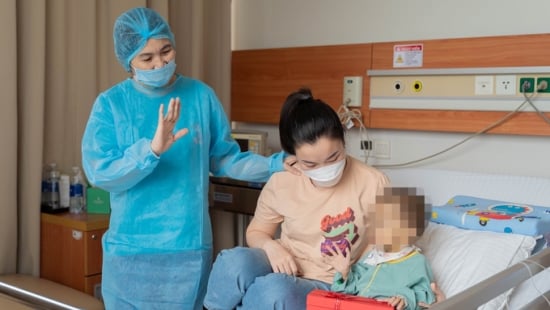 Abuela dona hígado para salvar a su nieta de 2 años