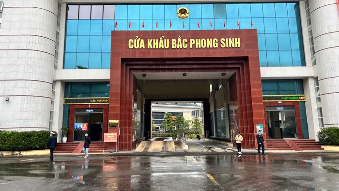 Cửa khẩu Bắc Phong Sinh.