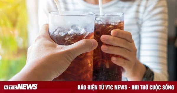 On average, a Vietnamese person consumes 1 liter of soft drinks per week.