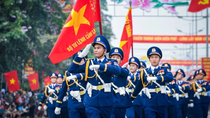 Heroische vietnamesische Volksarmee – 80 Jahre Aufbau, Kampf und Wachstum unter der glorreichen Flagge der Partei